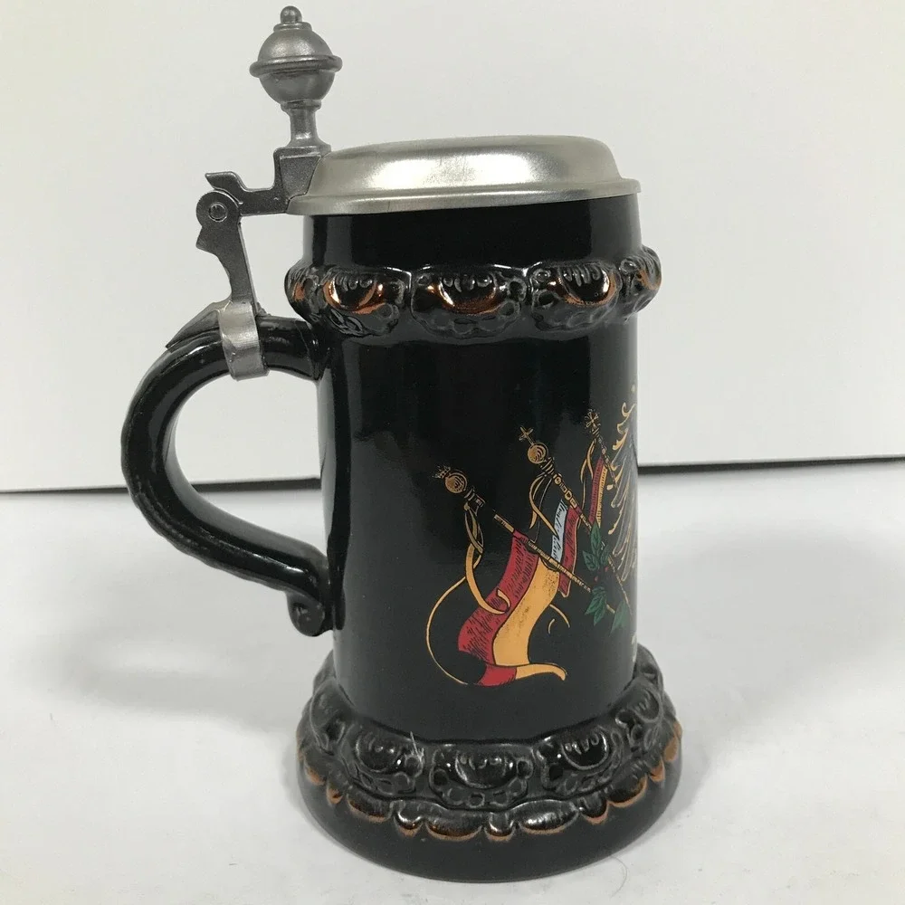 King 10 Deutschland Coat Of Arms Beer Stein 447 1/2 Made In Germany 93% Hanssen